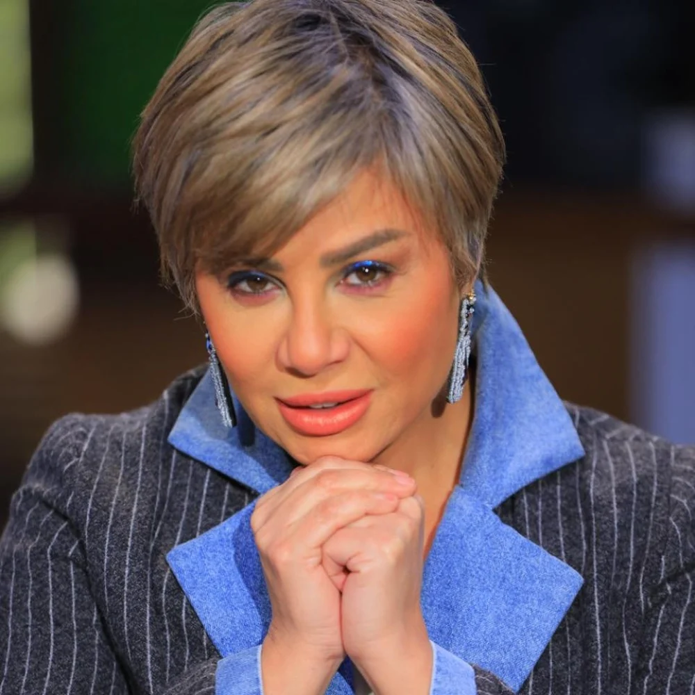 مفيدة شيحة تتألق بمهرجان الجونة وتكشف فلسفتها بالجمال وسر شعرها القصير