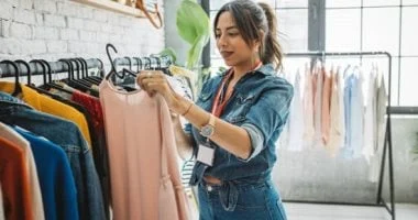 5 هوايات يمكن تحويلها إلى مهنة تحبها، أبرزها التسوق والطهي
