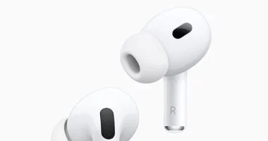 هل تنجح أبل في تقليل اعتمادها على الصين بعد مضاعفة إنتاج AirPods في الهند؟