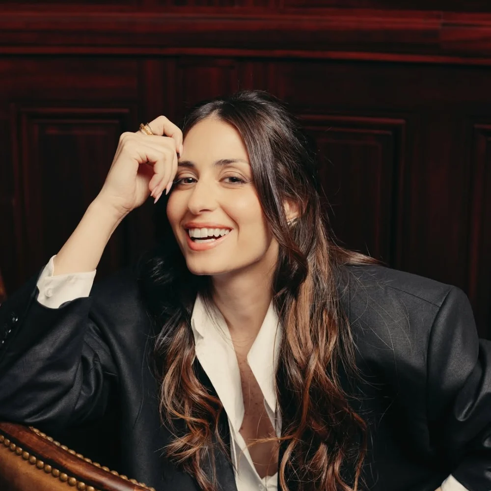 من الفينيرز إلى اللومينيرز: أحدث علاجات تجميل الأسنان لابتسامة ساحرة