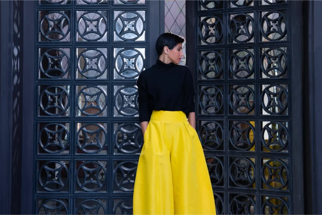 Palazzo Pants تتصدر منصات خريف 2025: أناقة وراحة مطلقة