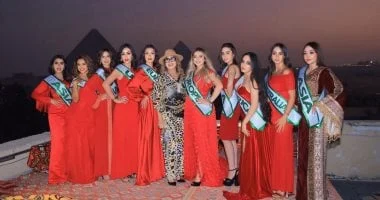 15 ملكة جمال من 5 قارات فى جلسة تصوير أمام الأهرامات