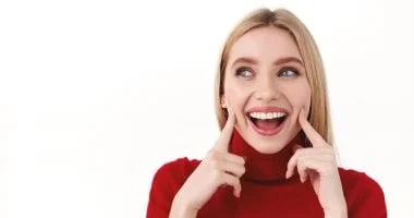 5 وصفات طبيعية لتبييض الأسنان في المنزل سهلة وغير مكلفة