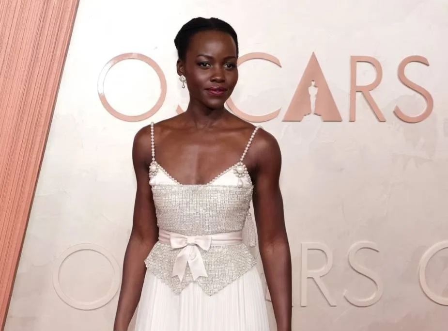 الأناقة والبساطة في إطلالات شانيل 2025