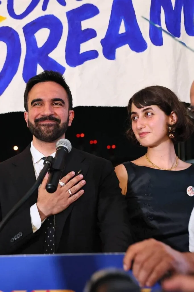 زوجة مرشح عمدة نيويورك بأسلوب بوهو جريء