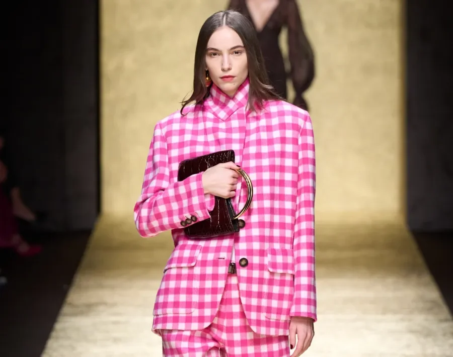 5 أساليب لتنسيق موضة المربعات لخريف وشتاء 2025-2026