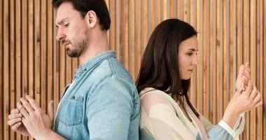 7 كذبات بيضاء ممكن تدمر علاقتك الزوجية.. لا تتظاهر بأنك بخير