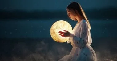 اعرفي تأثير القمر على مشاعرك وطاقة جسدك واستعدي للتغيير والتميز