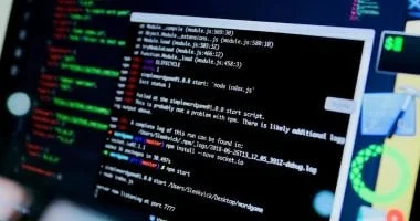 احذر من Sturnus: فيروس يصيب هواتف أندرويد ويخترق البنوك وواتساب