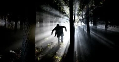 تفسير حلم المطاردة: خوف داخلي أم تحذير فعلي؟