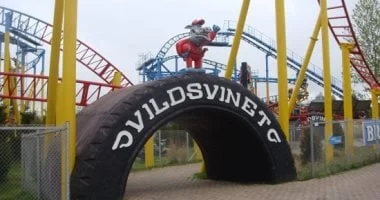 أغرب 5 مدن ملاهى في العالم مستوحاة من مصنع حلويات والمسرح الرومانى