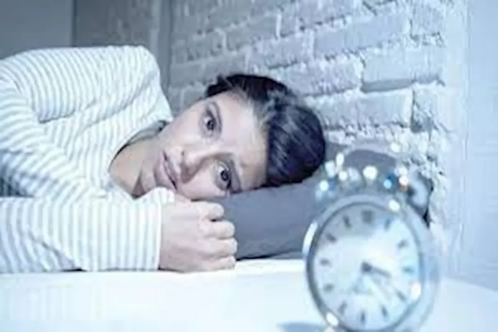 هل قلة النوم تؤثر على صحة الدماغ؟ طبيب يوضح