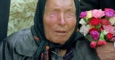 من هي العرافة بابا فانجا صاحبة أشهر التنبؤات وهل لجأ إليها هتلر؟