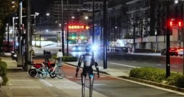 روبوت بشري يقطع أكثر من 100 كيلومتر بلا توقف ويحقق رقمًا قياسيًا