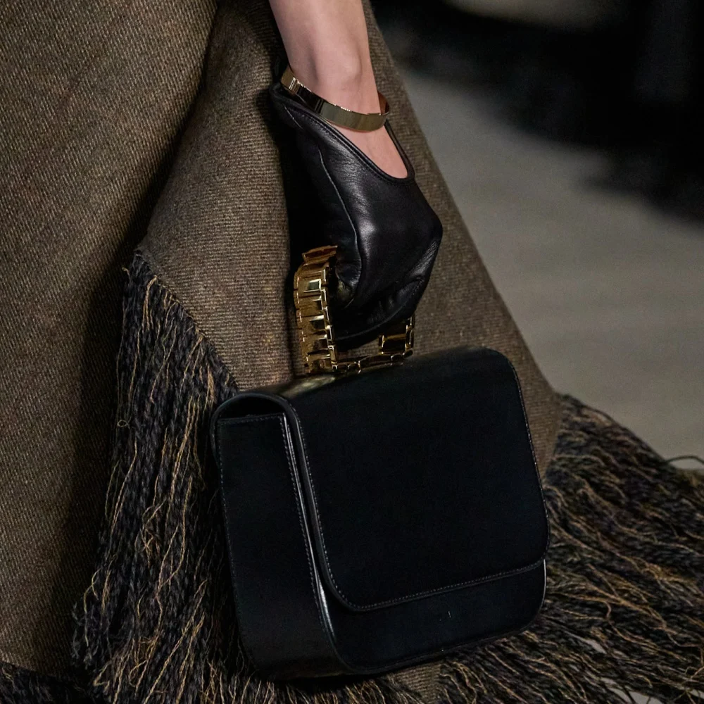 القفّازات: الإكسسوار الأقوى للخريف والشتاء 2025-2026