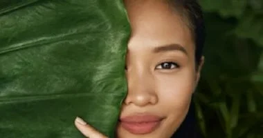 3 وصفات طبيعية لتوحيد لون البشرة وإزالة البقع الداكنة