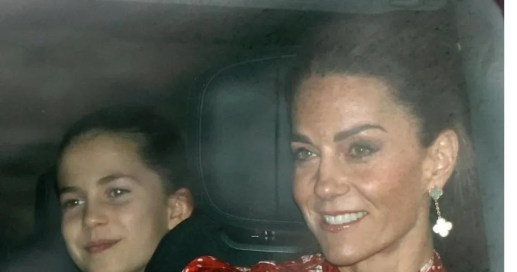 كيت ميدلتون تعيد تنسيق فستانها الأحمر لإطلالة احتفالية