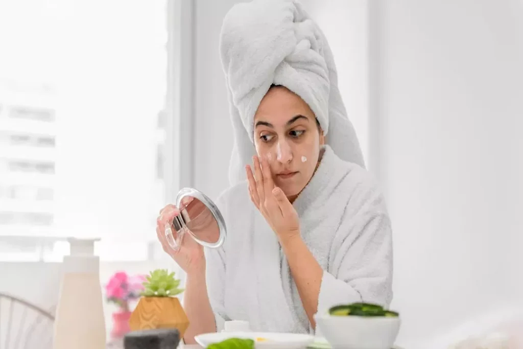 تجنّبيها في الشتاء: 5 مكونات تزيد جفاف البشرة