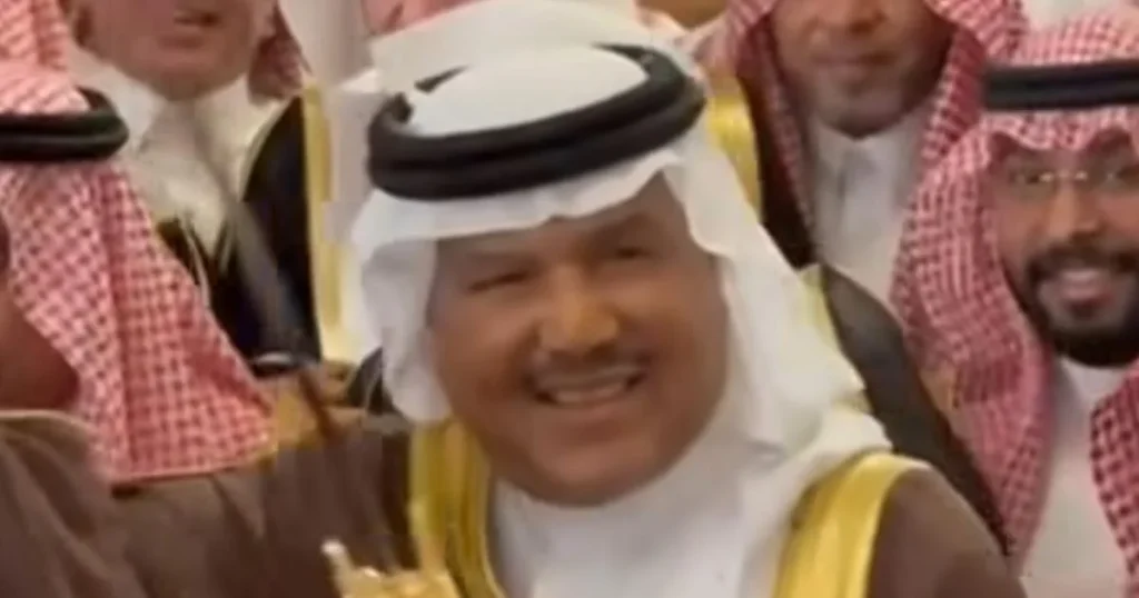 محمد عبده يحتفل بزفاف ابنه بدر بالعرضة والسيف