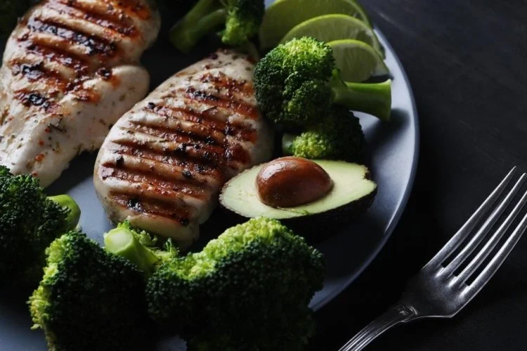 دجاج بالفرن مع البروكلي