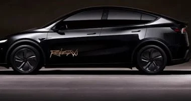 تسلا تقترب من دمج الإنترنت الفضائي في سياراتها عبر ستارلينك