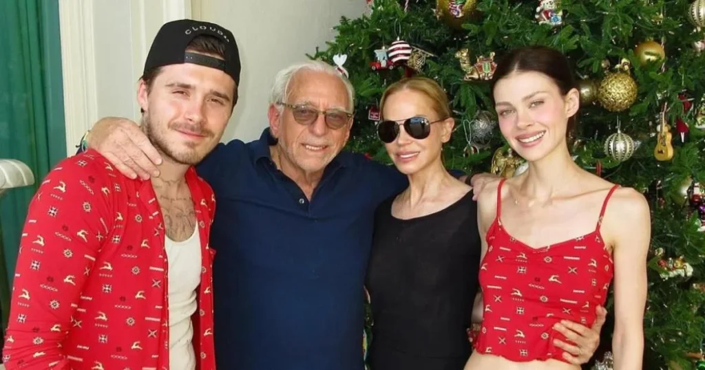 بروكلين بيكهام يحتفل بعيد الميلاد إلى جانب عائلة زوجته نيكولا بيلتز