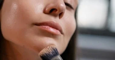 4 خطوات لاختيار برونزر مناسب لبشرتك وتطبيقه بدقة