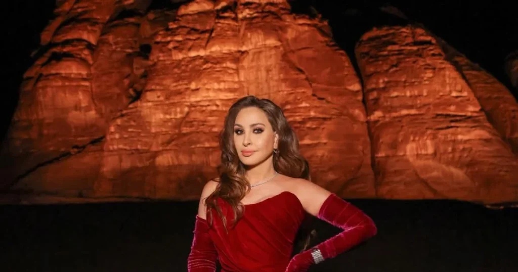 إليسا في العلا بالمخمل الأحمر بتوقيع نيكولا جبران