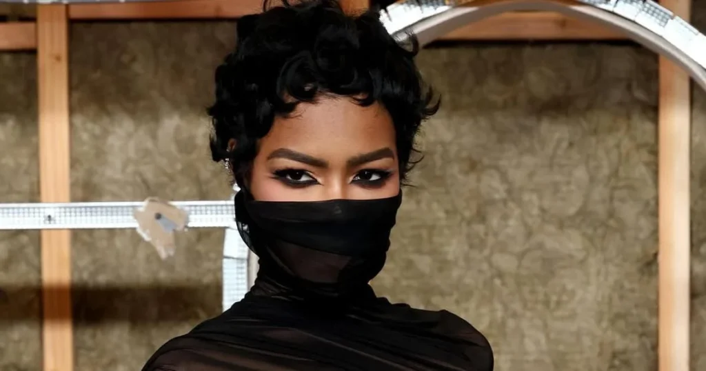 إطلالة كوتور من Ashi Studio التي تختارها تيانا تايلور