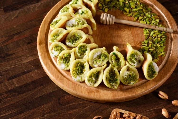 قطايف رمضان بالقشطة للتحلية