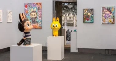 مؤسس علامة لابوبو يفتتح معرضا للاحتفاء بجذور الدمية الأشهر عالميا