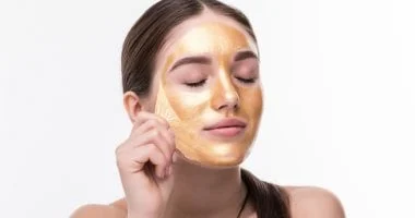 الذهب للجمال: ملكات مصر القديمة استخدمنه للنضارة وأثرياء فرنسا شربوه