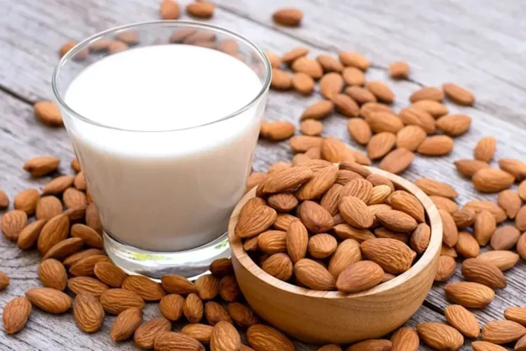 حليب اللوز يومياً: تأثيره على القلب والعظام والبشرة