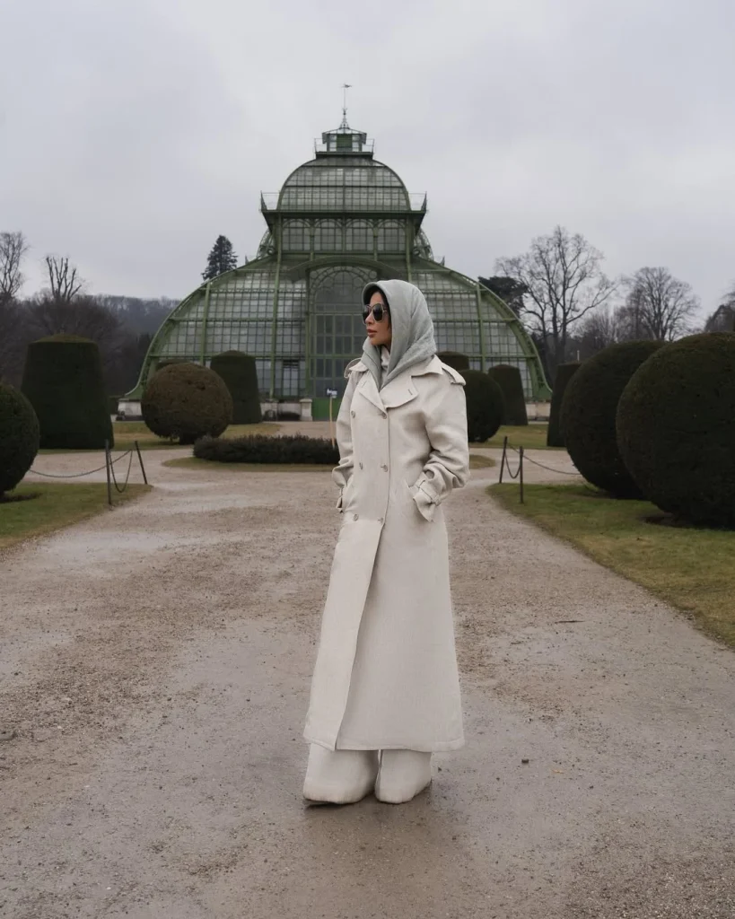 مهيرة عبد العزيز بإطلالة شتوية أنيقة في فيينا