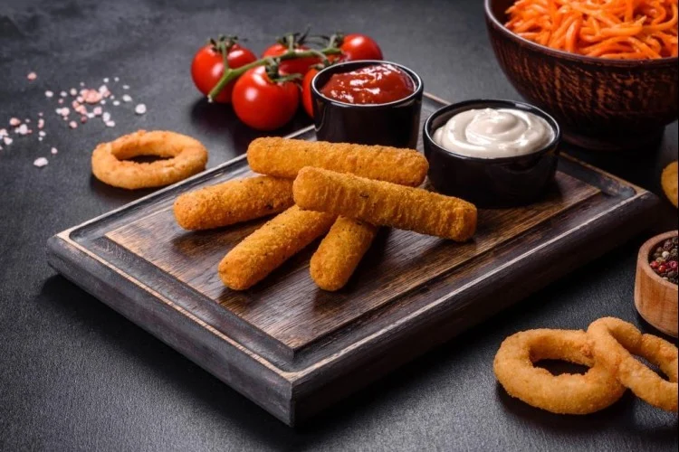 أصابع جبن مقلية ومقرمشة