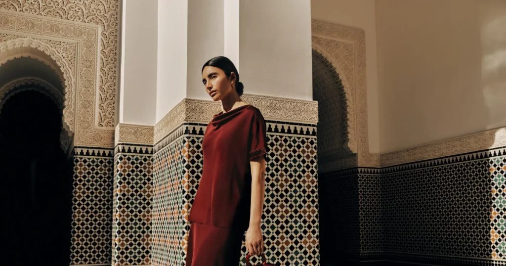 إطلالات رمضانية مستوحاة من النور بلمسة فيراغامو