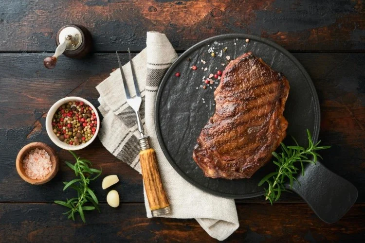 ستيك لحم مشوي لسفرة رمضان