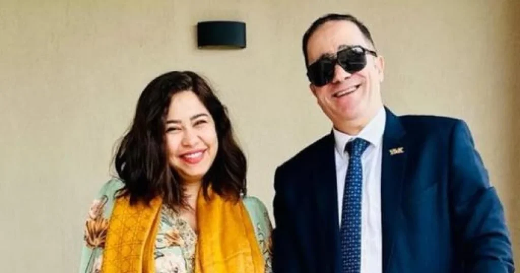 محامي شيرين عبد الوهاب يحسم جدل قناة اليوتيوب ويؤكد حالتها الصحية