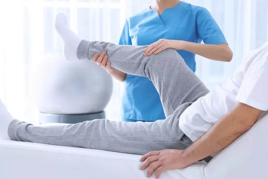 نقيب العلاج الطبيعي: خريجو التربية الرياضية يشغلون وظائفنا في المستشفيات