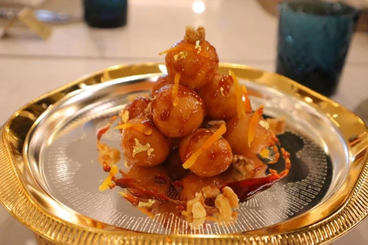 لقيمات بدبس التمر والجوز