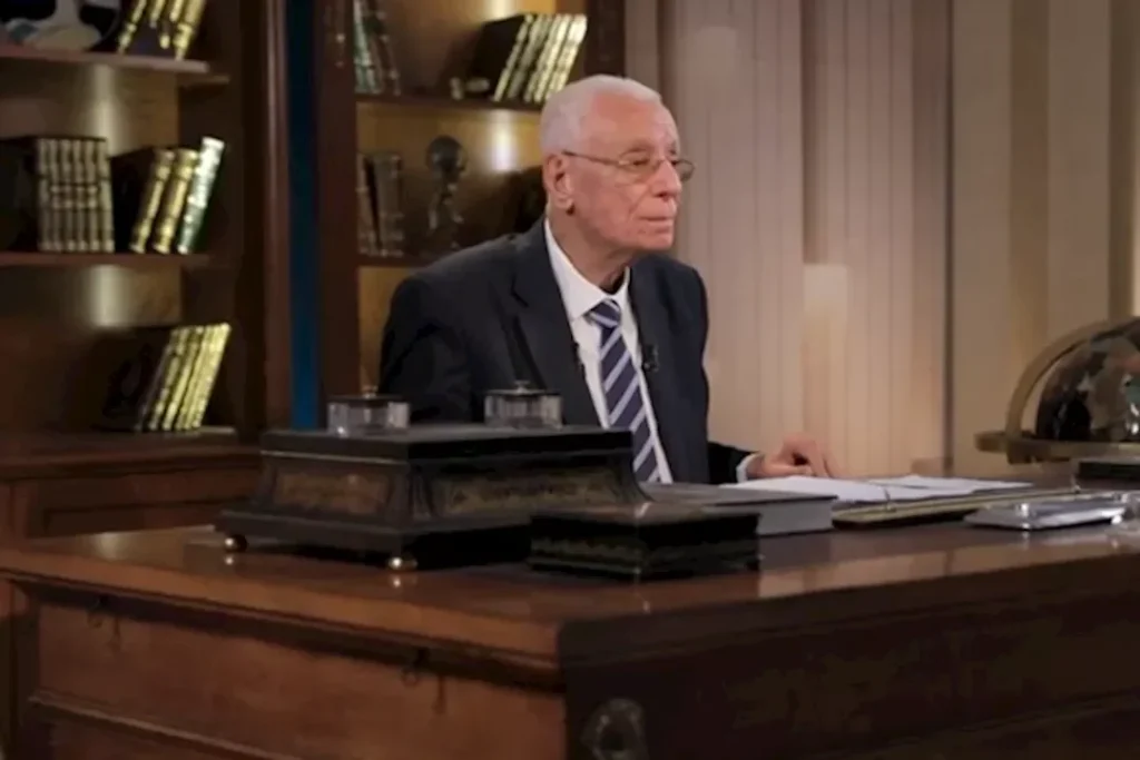 لماذا يحدث ألم الصدر؟ يجيب حسام موافي