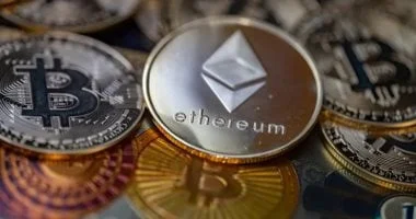 نزيف البيتكوين مستمر.. أسوأ أداء شهري منذ 2022 بسبب الرسوم الجمركية