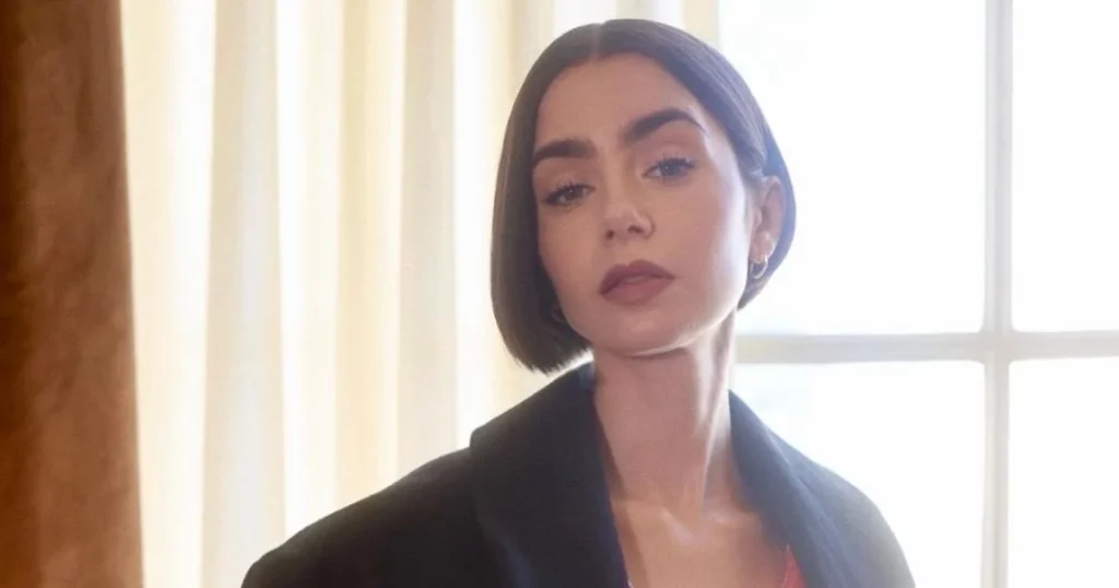 تم اختيار ليلي كولينز لتجسيد دورها بعد تشبيهها بأودري هيبورن