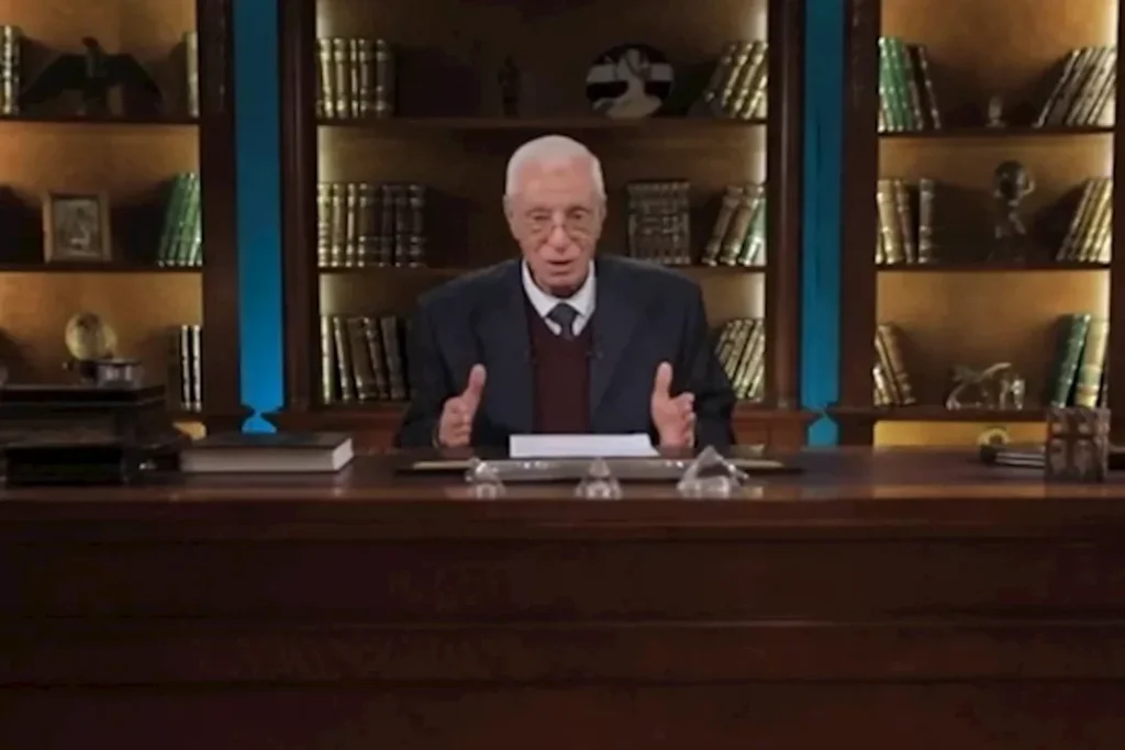 الصداع في رمضان: حسام موافي يعرض أمراض قد تحدث بعد الإفطار