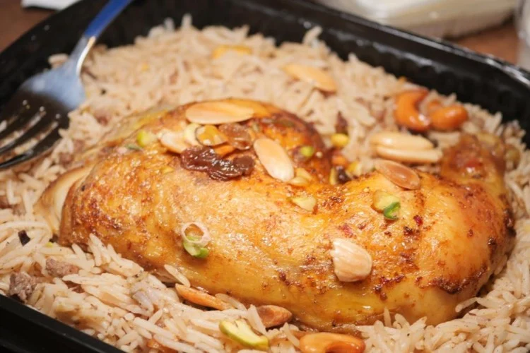 كبسة دجاج سريعة التحضير في قدر واحد