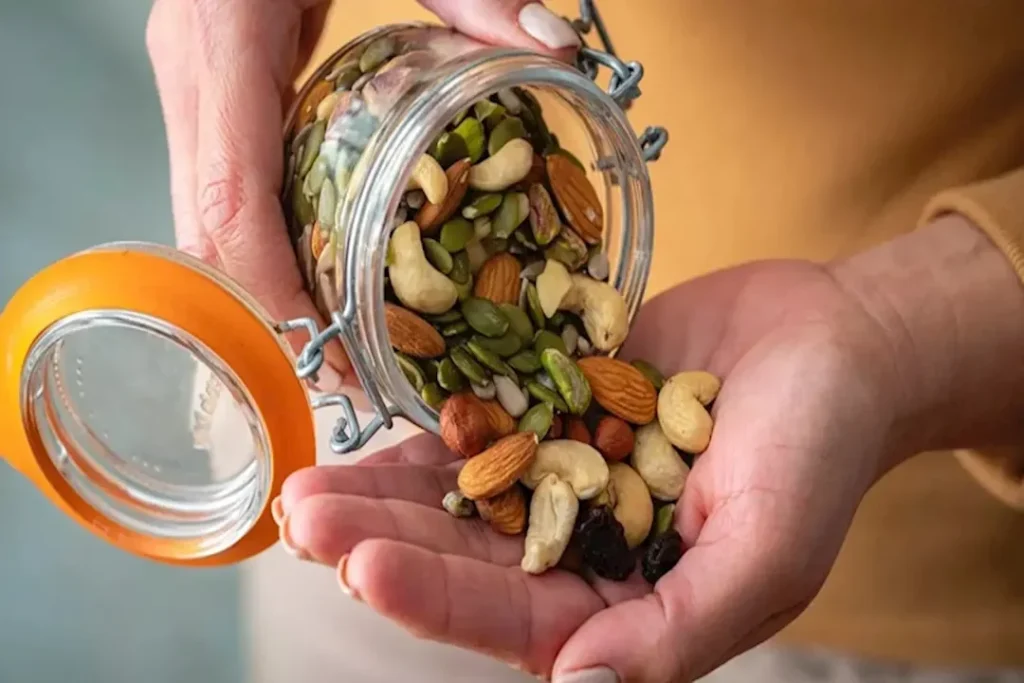 فطريات المكسرات: كيف تحمي نفسك أثناء تناولها في رمضان؟