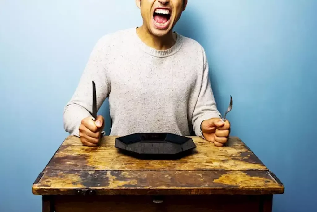 لماذا تشعر بالجوع المستمر؟ طبيب يوضح أسباب فرط الأكل المرتبط بالسكري