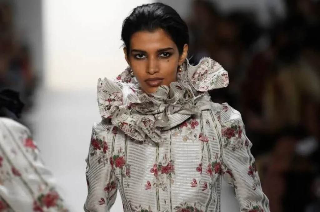 ورود الربيع تعود بقوة: أسرار تنسيق النقشة الوردية للموسم الحالي