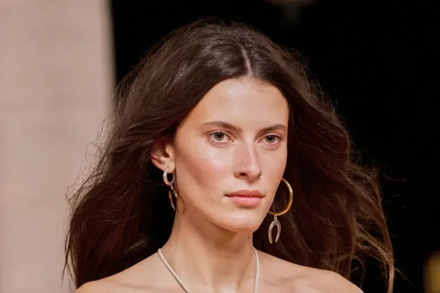 أفضل عادات يومية للمرأة العاملة تمنحك جمالاً وإشراقاً دائماً