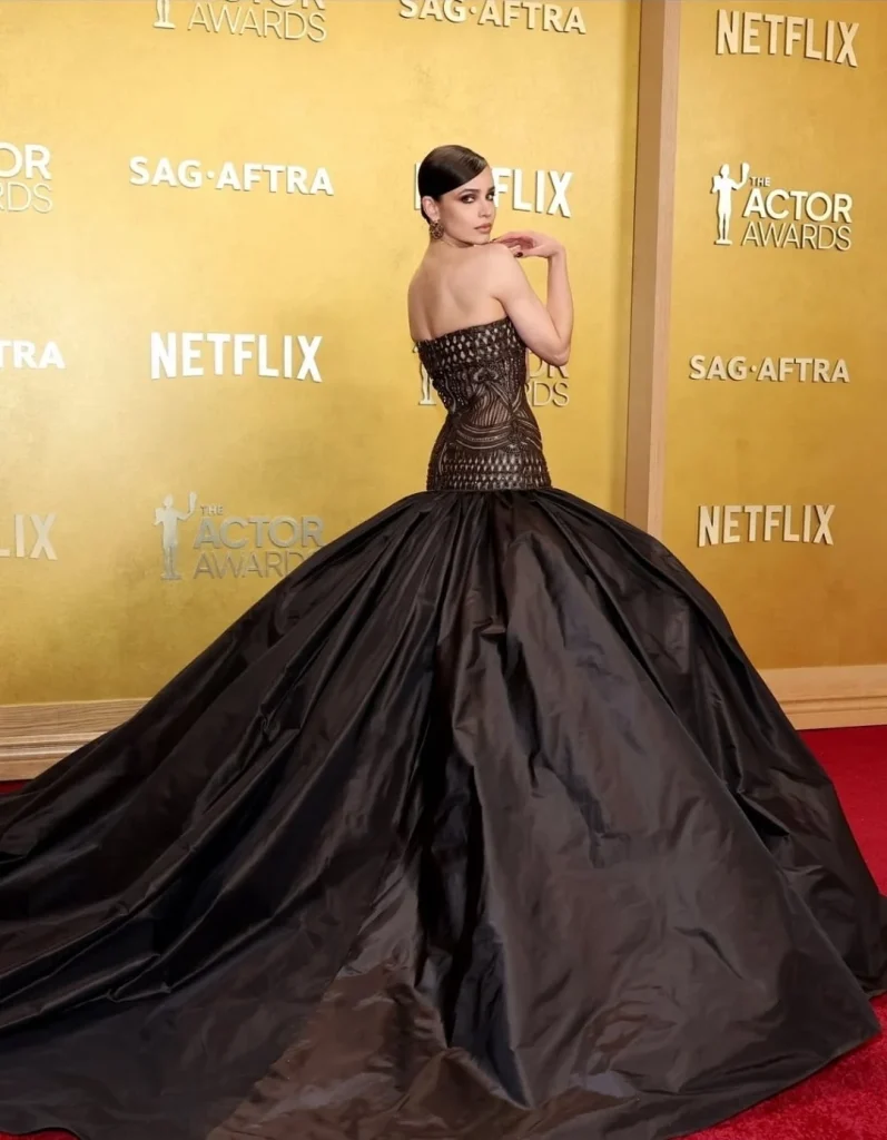 الأناقة تبرز إطلالات النجمات في حفل Actor Awards